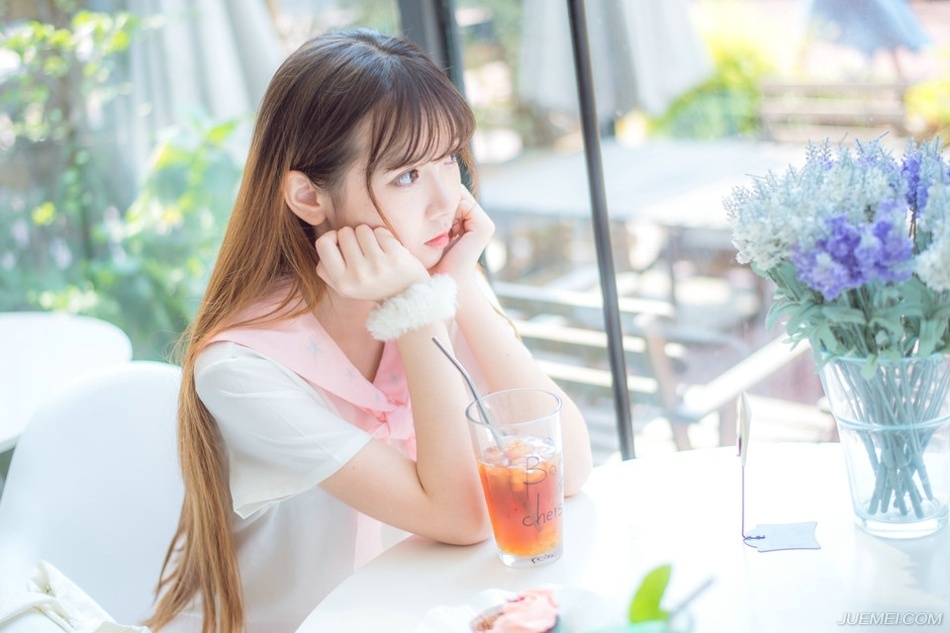 邓贤见魏延目光看来，微微点头，随即看向两人道：“我且问你们，那垫江城守将是何人？”